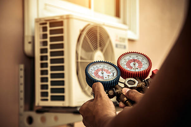 Professional Hvac technician working in Carthage, NC